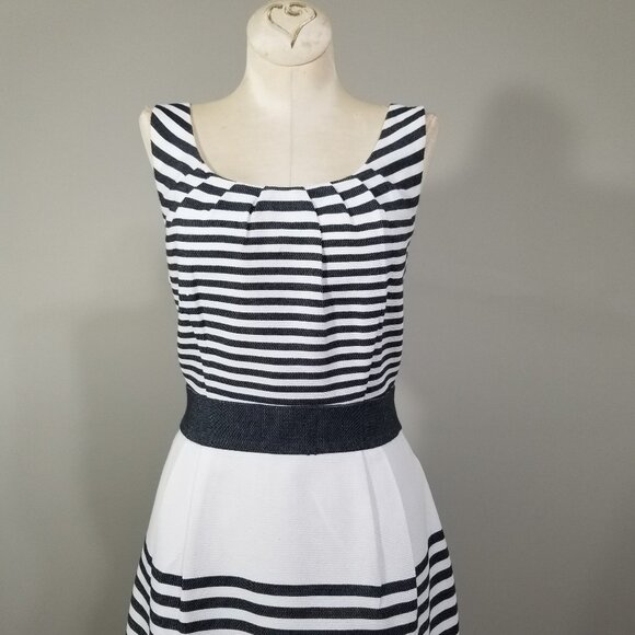 Banana Republic Sz 10 Black White Striped Fit Flare A Line Preppy Dress Pockets - Picture 3 of 12